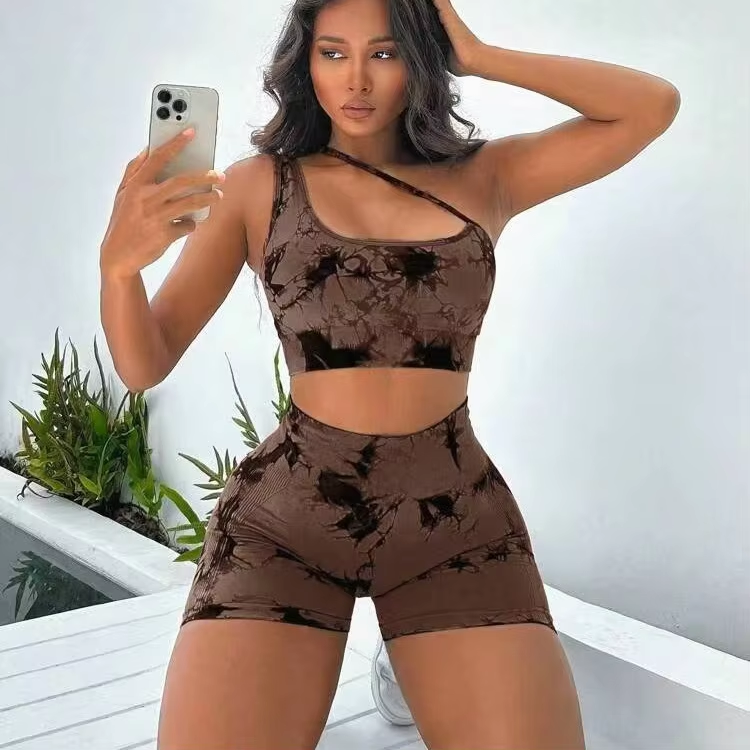 Ensemble de sport PrettyWarrior – Brassière Asymétrique & Short